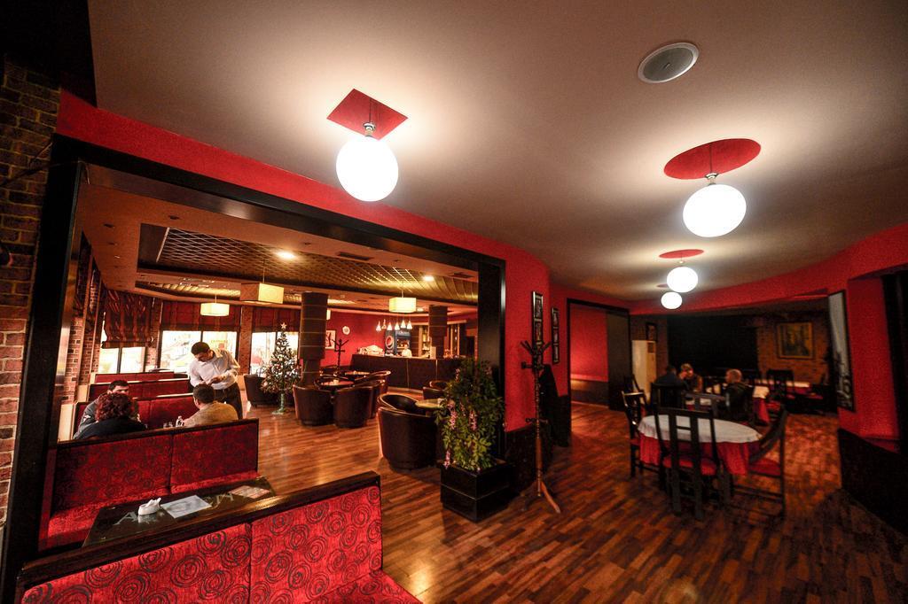 Hotel Argenti Shkoder Ngoại thất bức ảnh