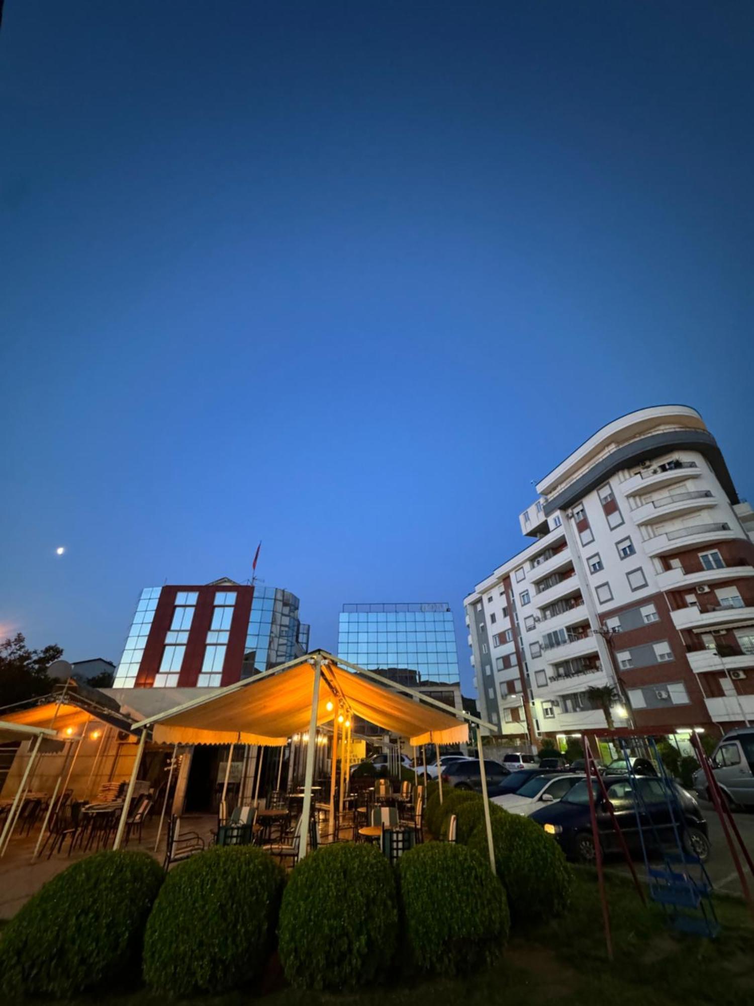 Hotel Argenti Shkoder Ngoại thất bức ảnh