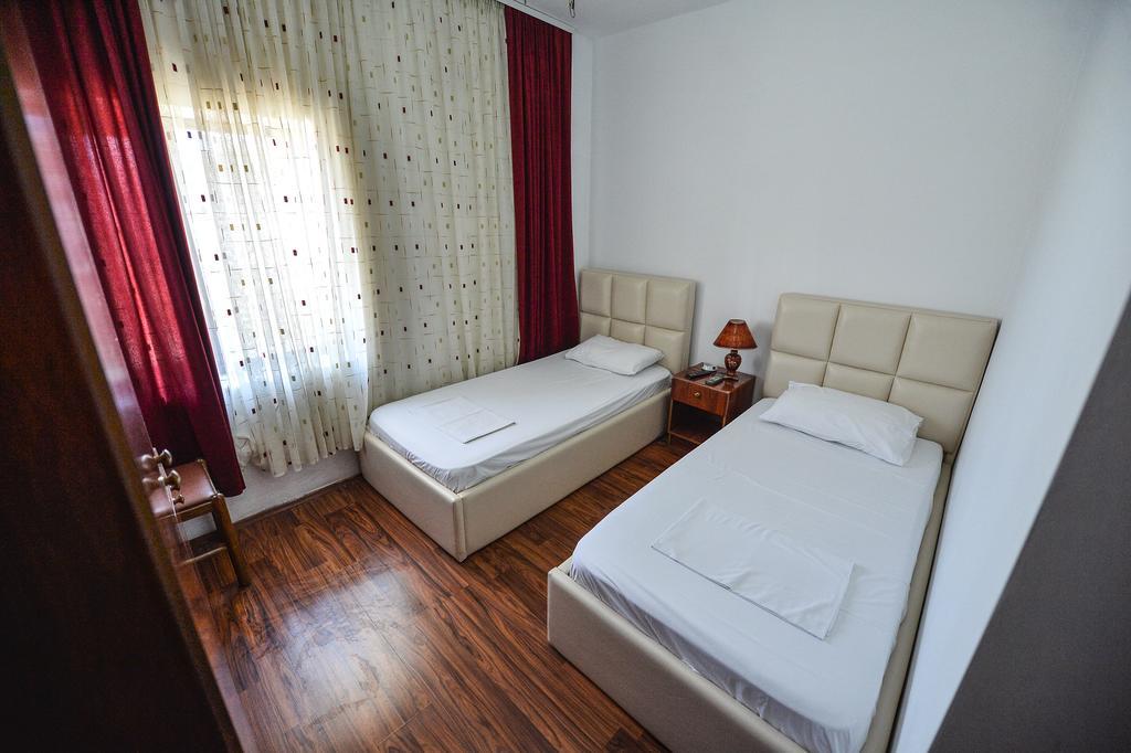 Hotel Argenti Shkoder Ngoại thất bức ảnh