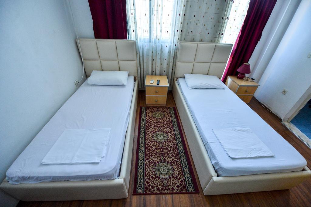 Hotel Argenti Shkoder Ngoại thất bức ảnh