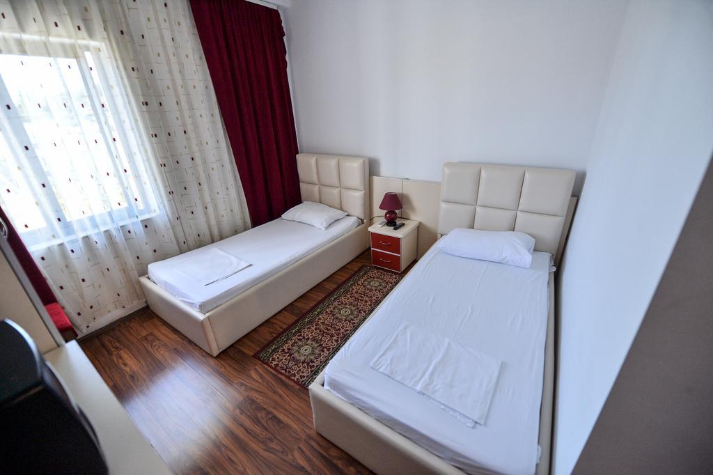 Hotel Argenti Shkoder Ngoại thất bức ảnh